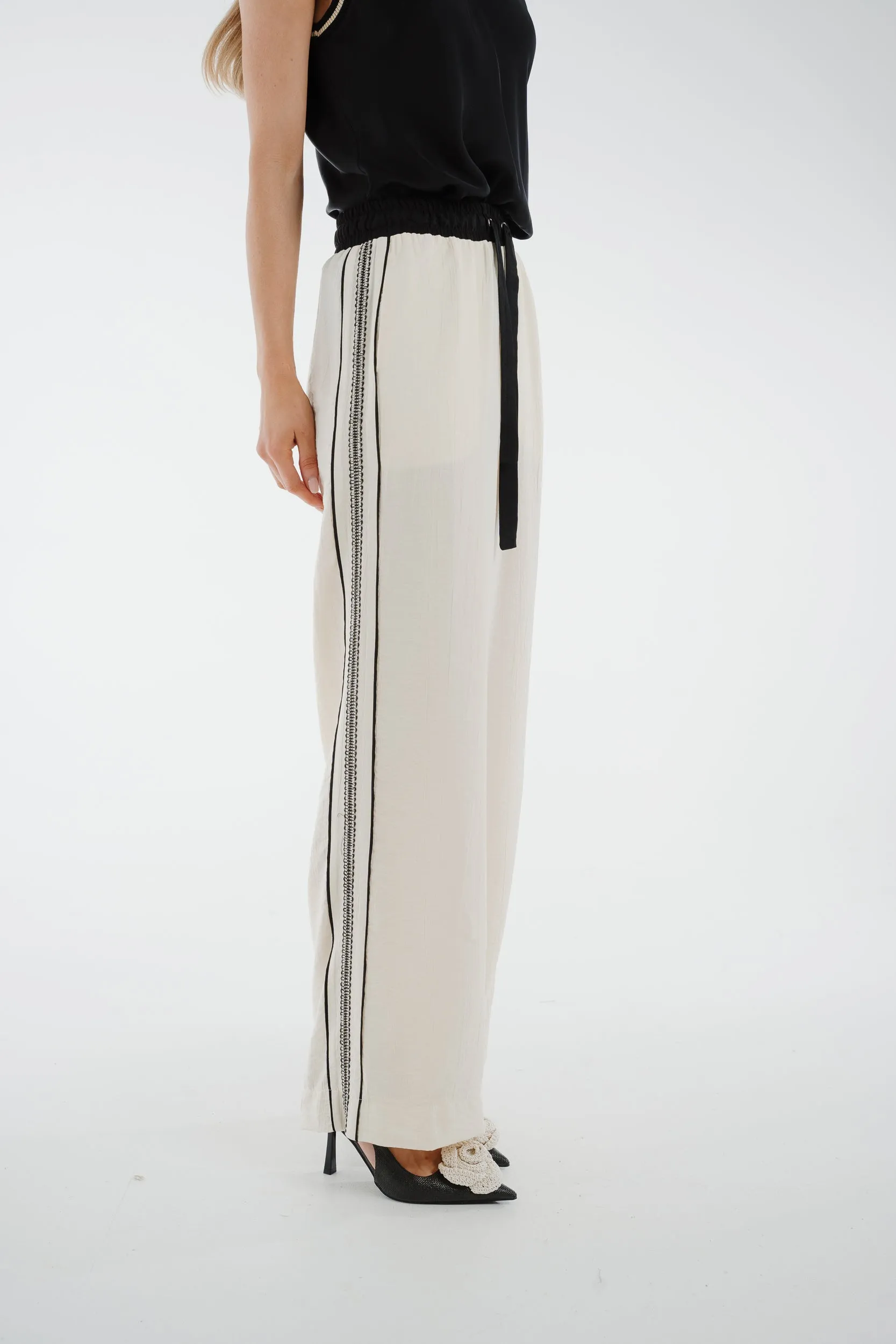 Alana Stripe Detail Trousers In Cream