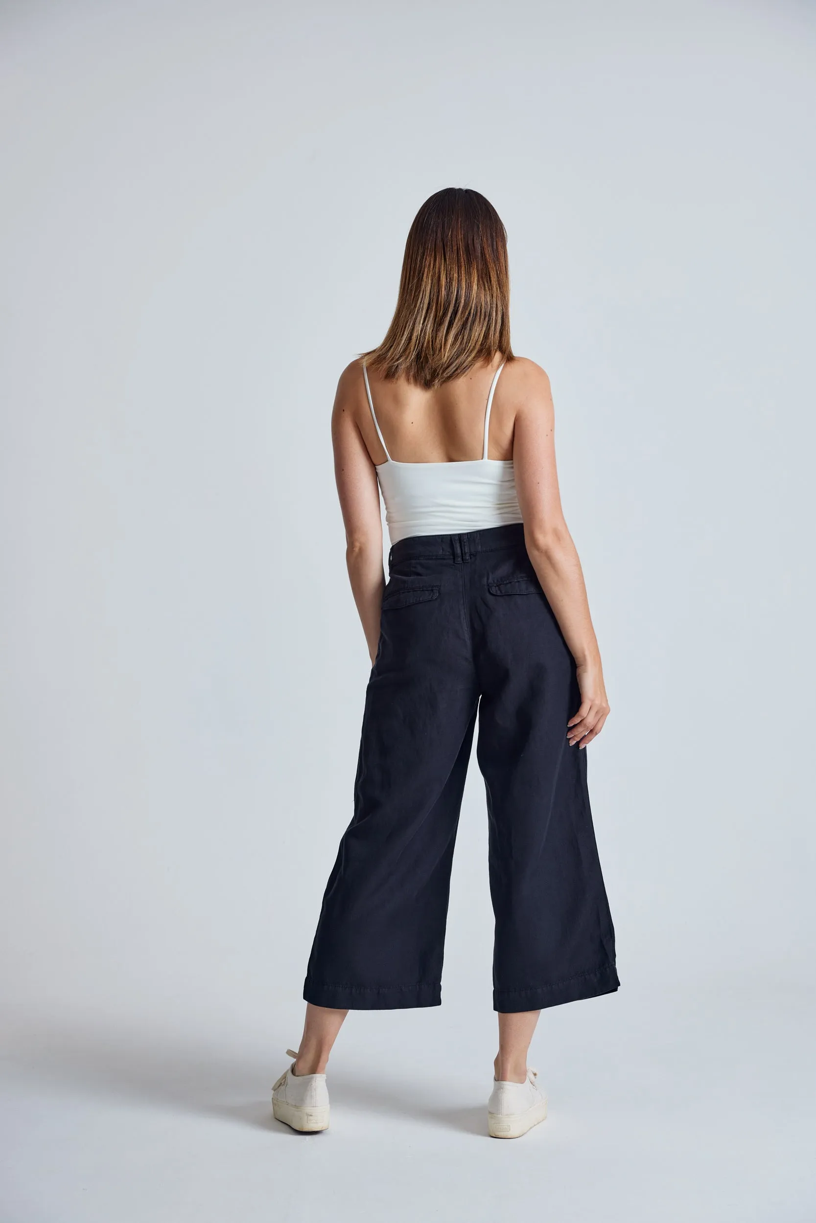 Black Betty Wide Leg Cropped Pant GOTS Certified Organic Cotton and Linen